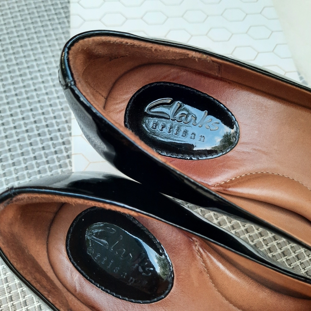 Clarks Avelyn Soul Patent Bow Leather Heels Closed Toe Pumps Black 5 - Picture 7 of 11